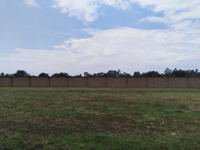 Vacant Land Residential for Sale in Riverspray Lifestyle Estate with premium amenities.