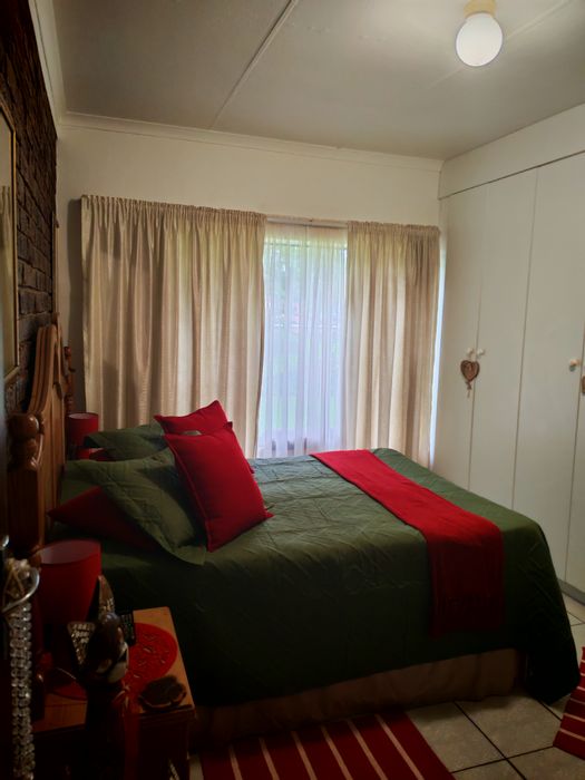 Cottage To Rent in Patryshoek AH: 1 Bedroom, kitchen, secure smallholding living.