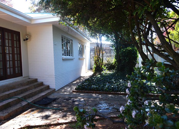 3-Bedroom House To Rent in Westdene with Granny Flat and Spacious Garden.