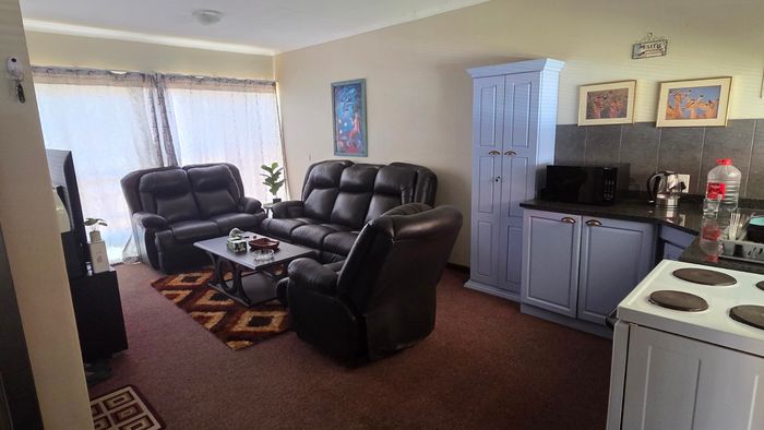 Miederpark Retirement Village flat for sale: 1 bed, secure parking, communal gardens.