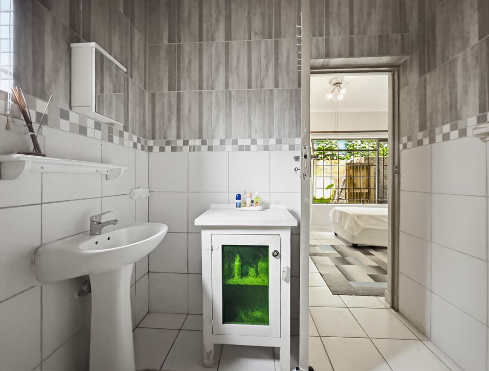 Flatlet Bathroom