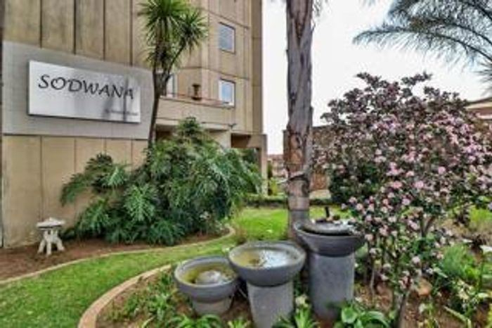 For Sale: 2-bed, 2-bath apartment in Primrose Hill with parking and skyline views.