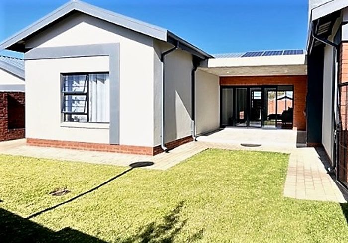 For Sale: House in Kyalami Hills with 3 bedrooms, pool, and secure estate amenities.