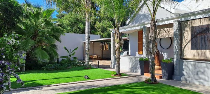 For Sale: House in West Bank with pool, flat, garden, and entertainment area.