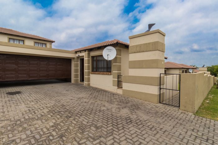 3 Bed, 2 Bath Townhouse with double garage in Arundo Estate For Sale.