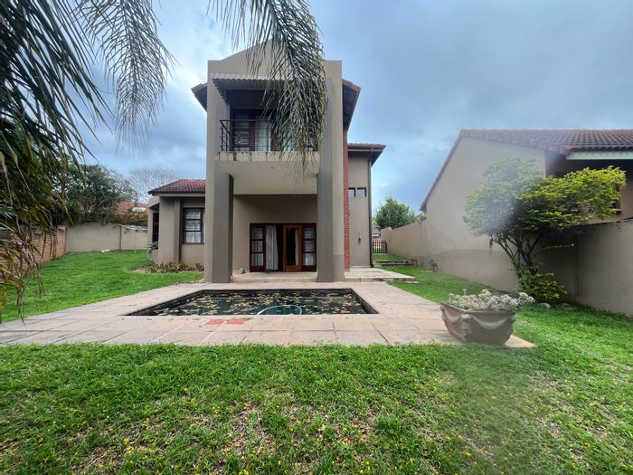 3 Bedroom House To Rent in Sonheuwel with Pool and Office Space.