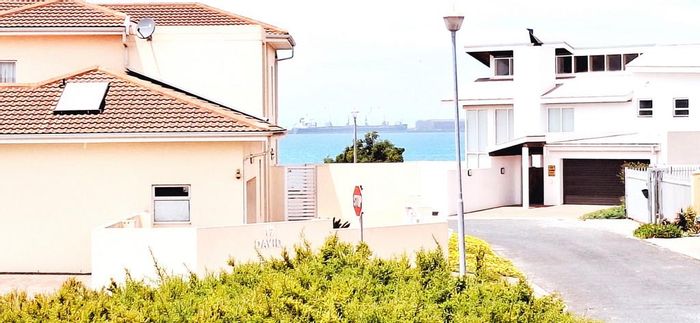Vacant Land for Sale in Bluewater Bay: 587sqm, close to beaches and amenities.