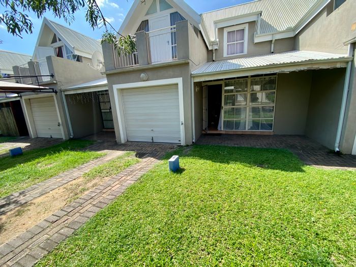 3 Bedroom Apartment To Rent in West Acres with Garage and Pet-Friendly Yard.