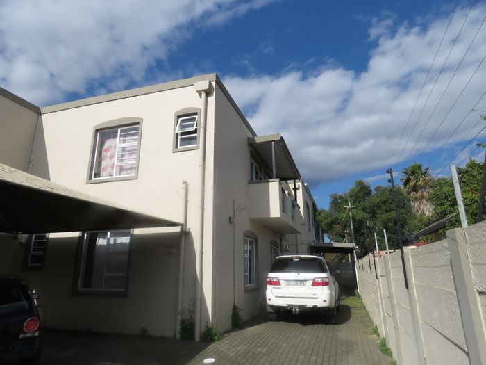 Ground floor apartment in La Colline with security, parking, and garden access.