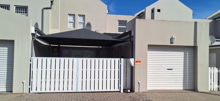 3-Bedroom House For Sale in Country Club with garage, balcony, and security features.