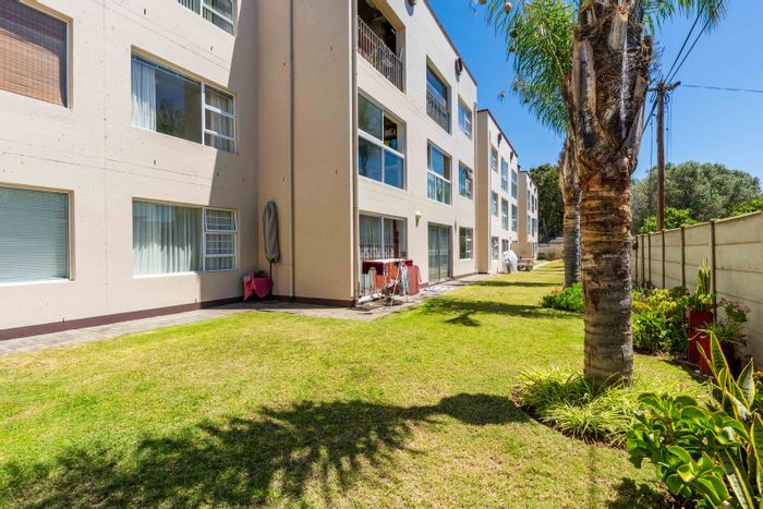 For Sale: 2-Bedroom Apartment in Hartenbos Central with Pool and Sea Access.