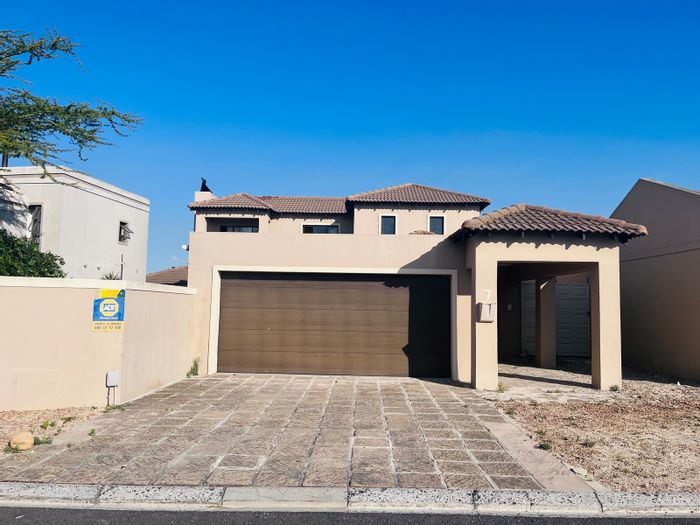 For Sale: House in Parklands, 3 beds, 2.5 baths, wrap-around garden, near schools.