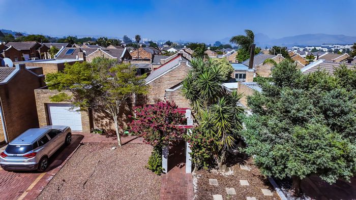 House For Sale in Brackenfell South: 2 Bedrooms, park view, low maintenance, garage conversion.