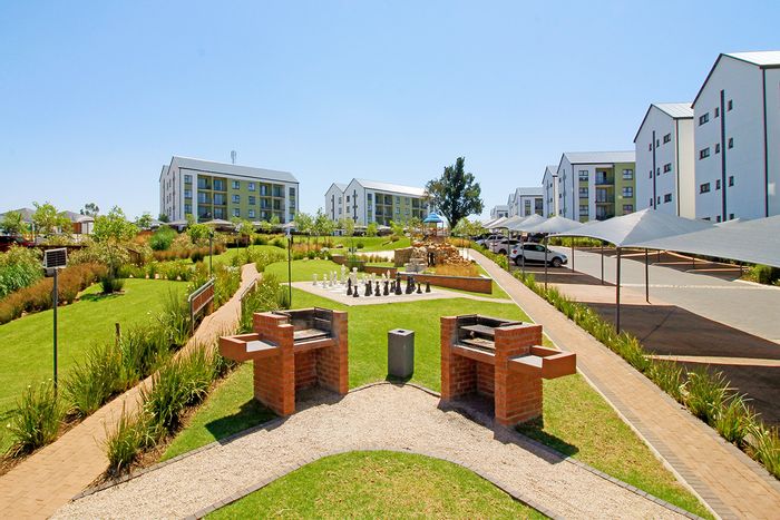 For Sale: Apartment in Comet with 2 beds, balcony, and lifestyle amenities.