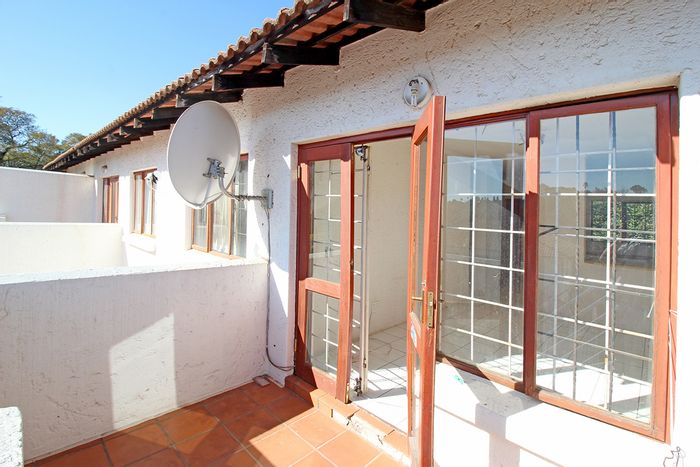 For Sale: Apartment in Observatory with pool, parking, and 24-hour security.