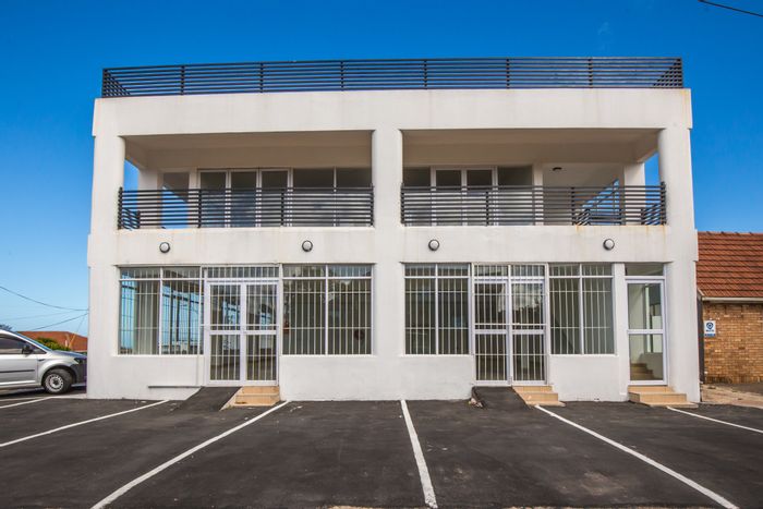 Brighton Beach Apartment For Sale: Fully tenanted, sea views, grocery store onsite.