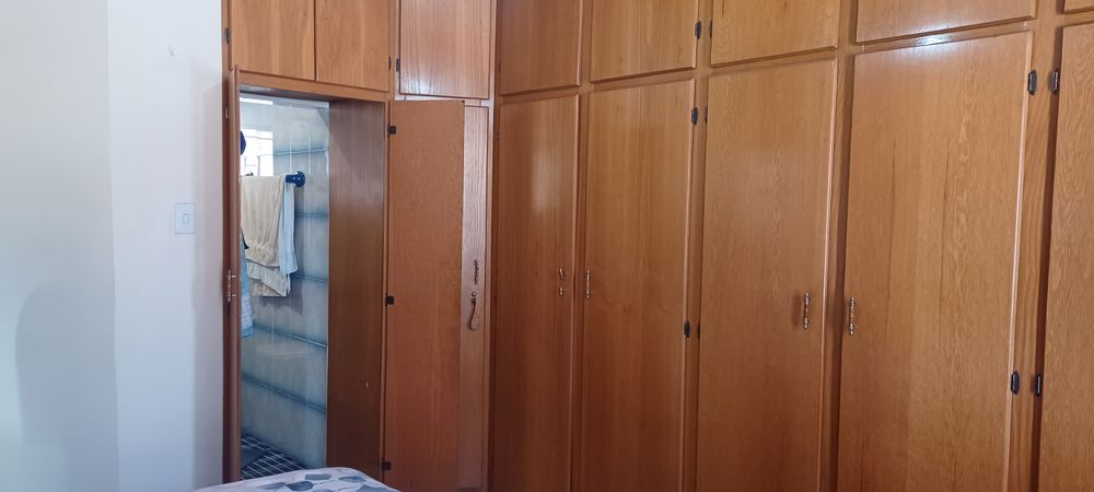 MES in Main Bedroom/Cupboards