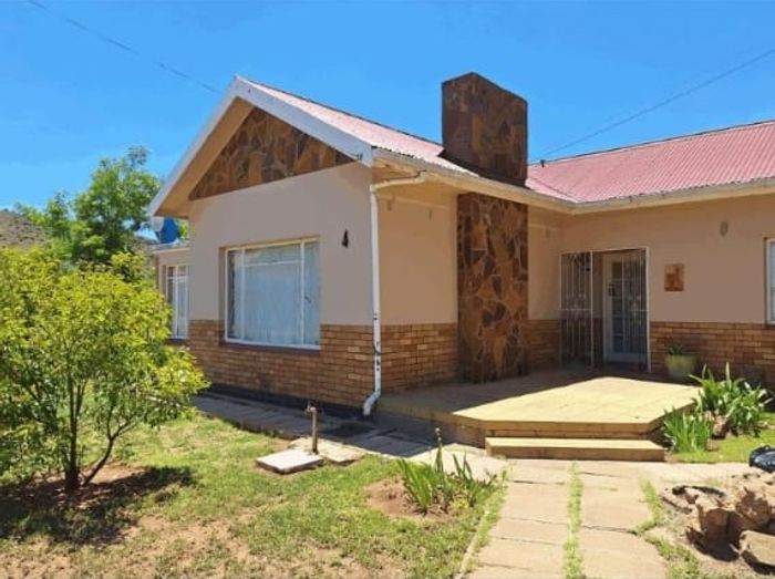 3-Bedroom House with Borehole, Windmill, and Expansion Potential - For Sale in Steynsburg Central