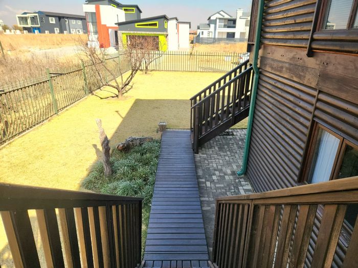 For Sale: House in Summer Place Estate with pool, tennis court, and Wi-Fi.