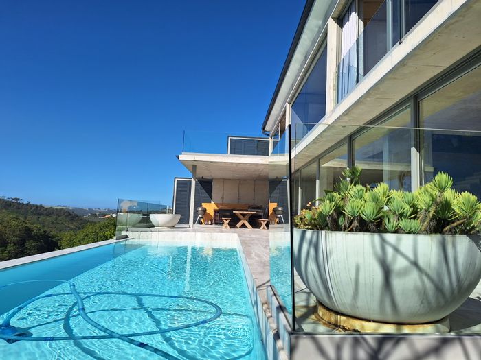 Oubaai House For Sale: 3 Bedrooms, pool, golf course access, mountain views.