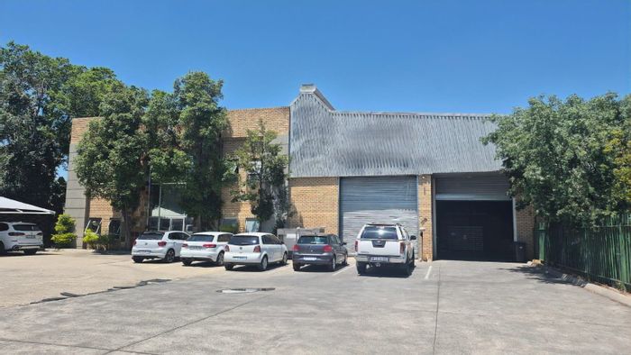 Industrial property to rent in Linbro Park with offices and secure yard space.