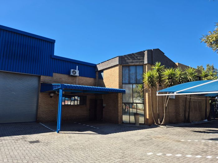 Kyalami Industrial Property To Rent: Offices, storage, parking, and prime location.
