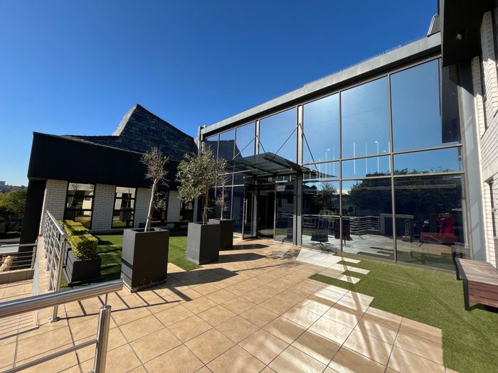 Office To Rent in Hurlingham: Flexible layout, private entrance, 24/7 security, parking options.