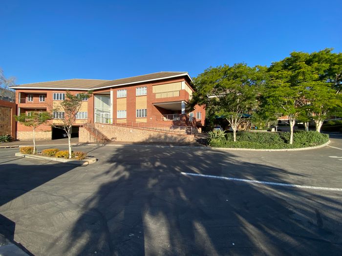 Fourways Office To Rent: 24-hour access, boardroom, private deck, generator backup.