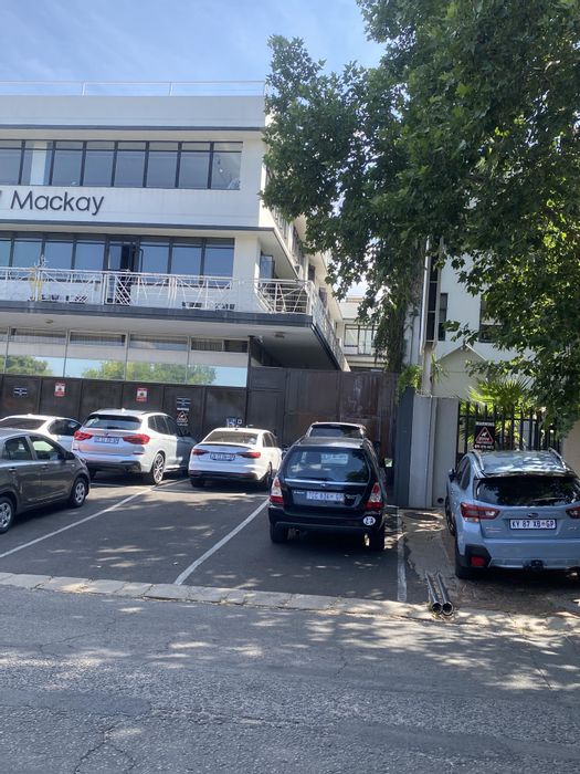 Blairgowrie Office To Rent: Flexible spaces, parking, kitchenette, and event area available.