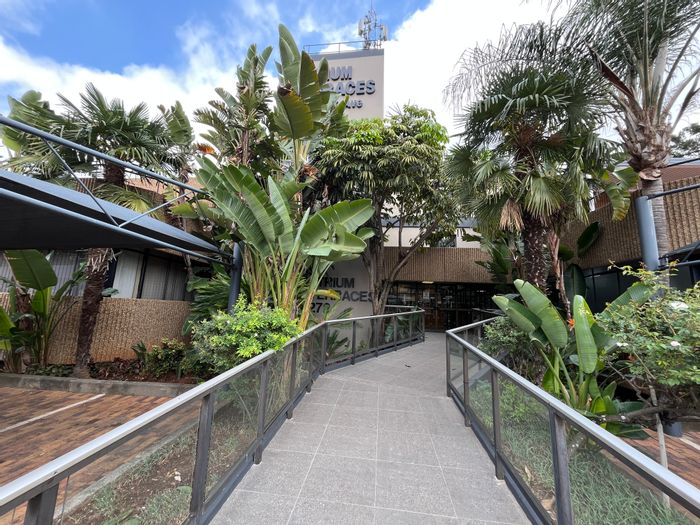 Ferndale Office To Rent: Ground floor unit with reception, 24/7 security, ample parking.