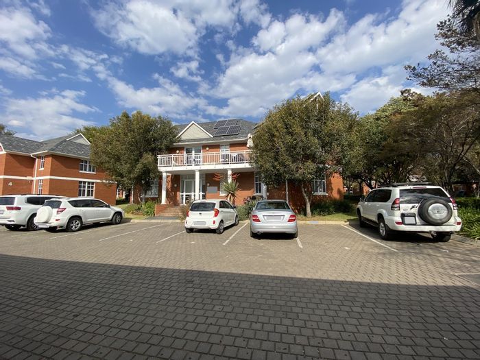 Dainfern Office To Rent: Ground floor suite, security, parking, near shopping centre.