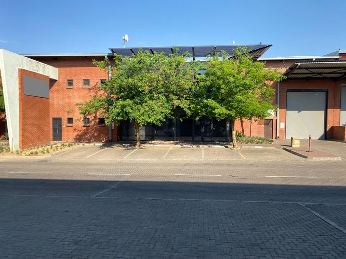 North Riding Industrial Property For Sale: 1050m² with warehouse, office, and showroom space.