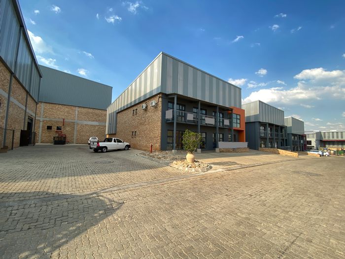 Industrial unit to rent in Kya Sands with warehouse, office, and showroom space.