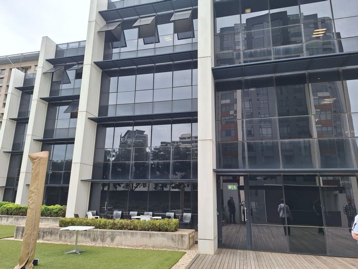 To Rent: 995 sqm Office in Morningside with green rating, parking, and security.