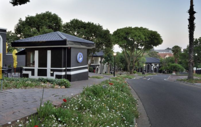 To Rent: 268 sqm Office in Hyde Park with secure access and great connectivity.