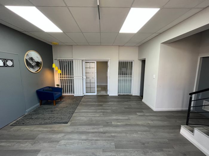 Office to rent in Randjespark: fitted suite, shared amenities, secure access.