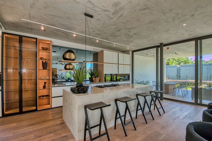 Hawaan Forest Estate House For Sale: 4 beds, pool, study, secure living.