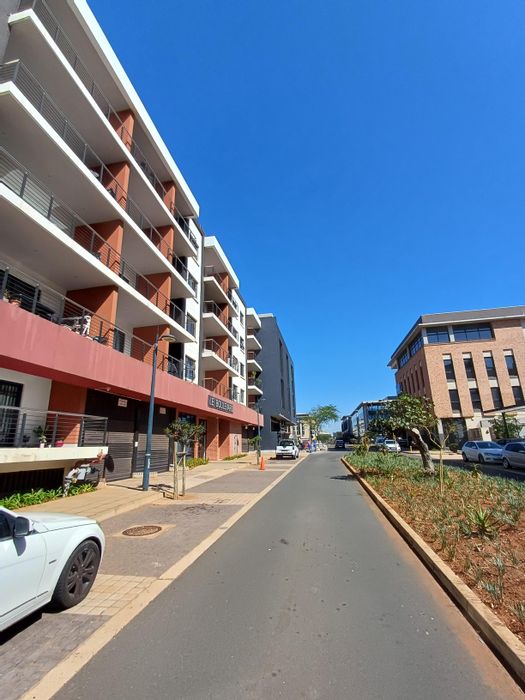 For Sale: Apartment in Umhlanga Ridge with sea views, pool, gym, and security.