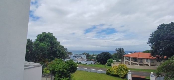 La Lucia House For Sale: 5 bedrooms, pool, sea views, large plot, close amenities.