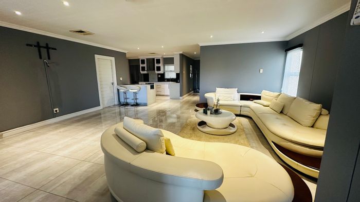 La Lucia Apartment For Sale: 3 Bedrooms, Inverter, Balcony, Double Garage, Prime Location.