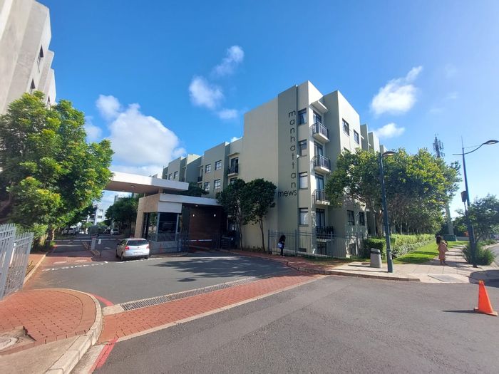 For Sale: Apartment in Umhlanga Ridge with 24-hour security, near shopping centers.