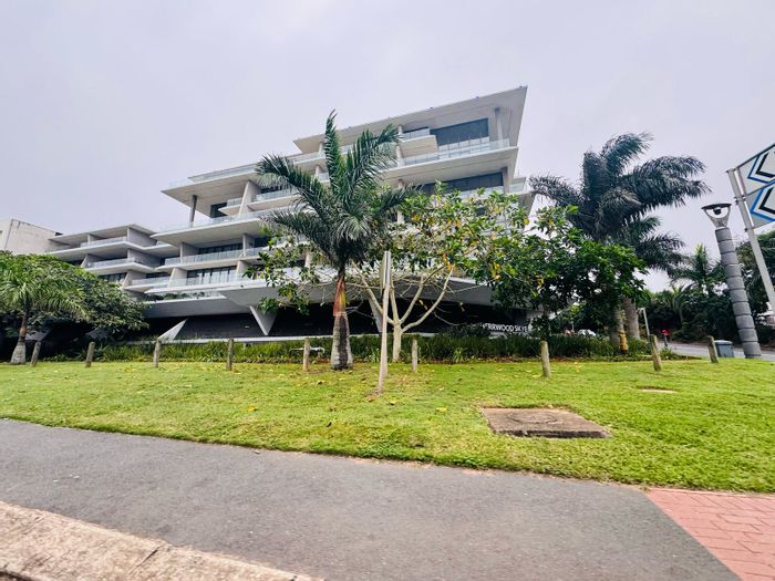 For Sale: Herrwood Park Apartment with 3 bedrooms, sea views, pool, gym.