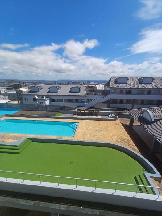 For Sale: Apartment in Umhlanga Ridge with pool, security, and spacious layout.