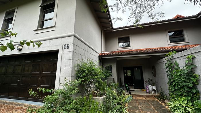 Zimbali Townhouse To Rent: 4 bedrooms, multiple living areas, access to amenities.
