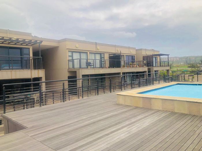 La Mercy Central Apartment To Rent: 2 beds, beach access, communal pool, secure parking.