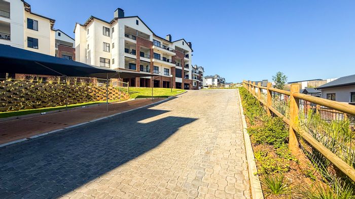3-Bedroom Apartment To Rent in Ballito Central with gym, pool, and pet-friendly amenities.
