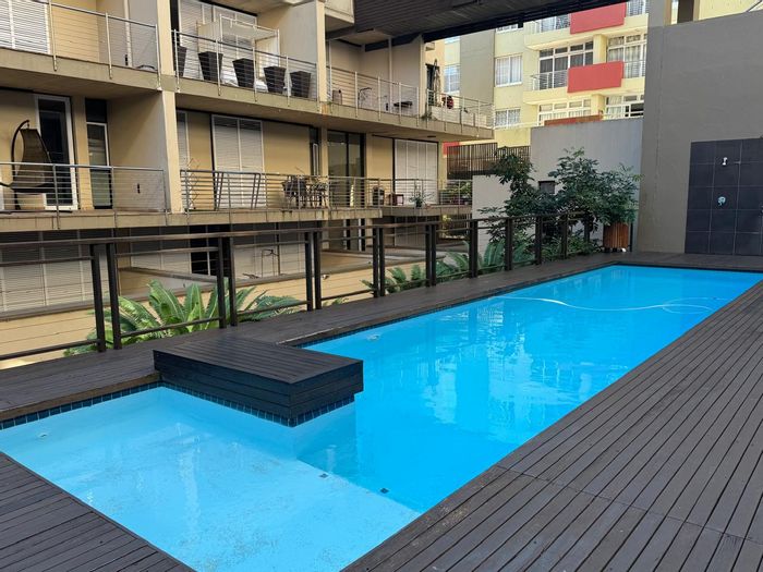 To Rent: Apartment in New Town Centre with two patios and secure parking.