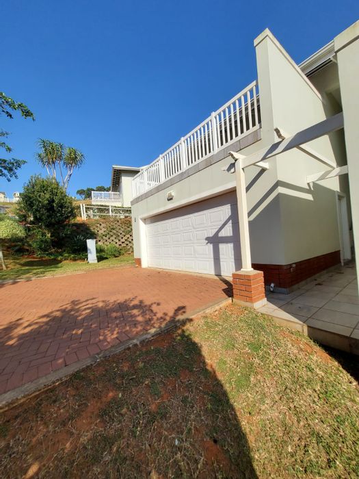 To Rent: 3-Bedroom Townhouse in Kindlewood Estate with pet-friendly features and double garage.