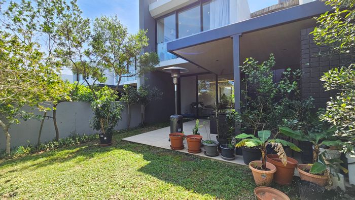 Sibaya Precinct Apartment For Sale: 3 bedrooms, pool, secure parking, close to beaches.