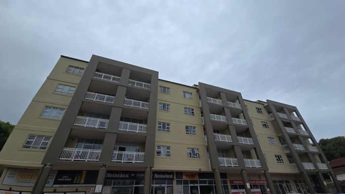 Westbrook Apartment For Sale: 2 Beds, Open Plan Living, Covered Parking, Near Amenities.